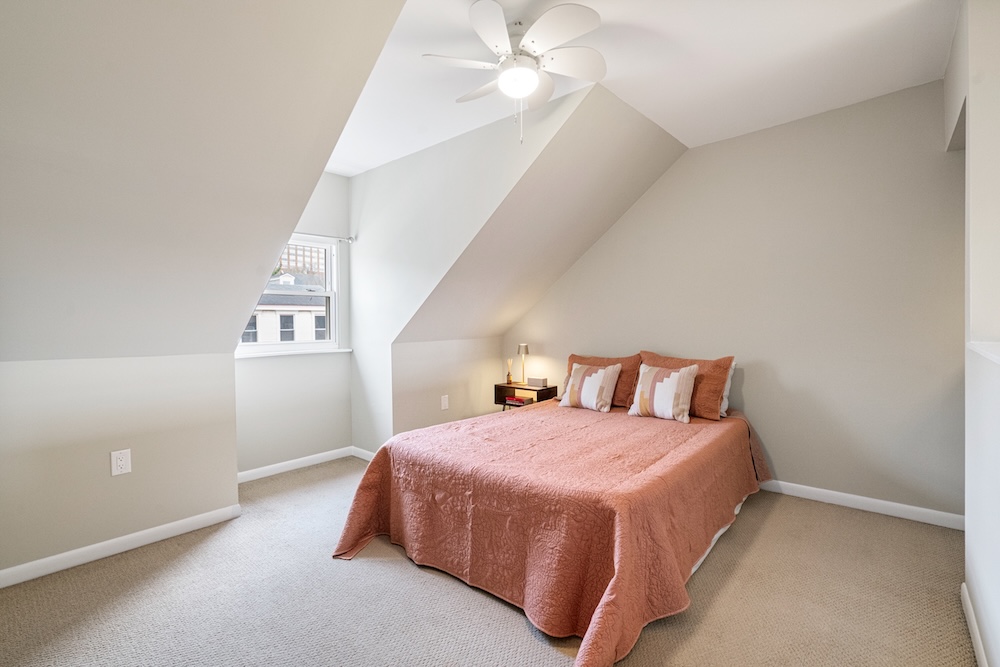 4613 Carlton Street 21